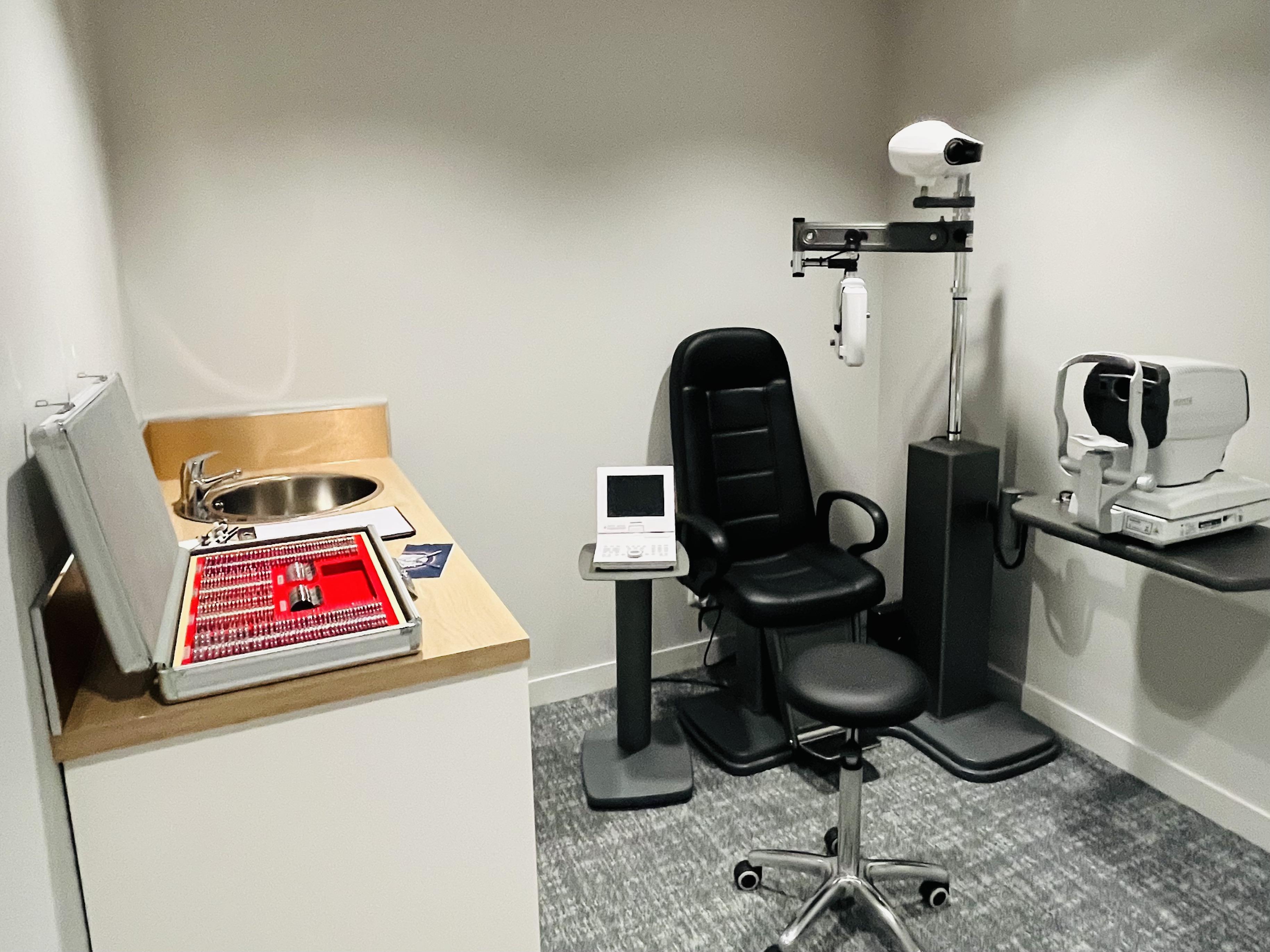 Opticien Broons - Centre Ville - Le Collectif des Lunetiers